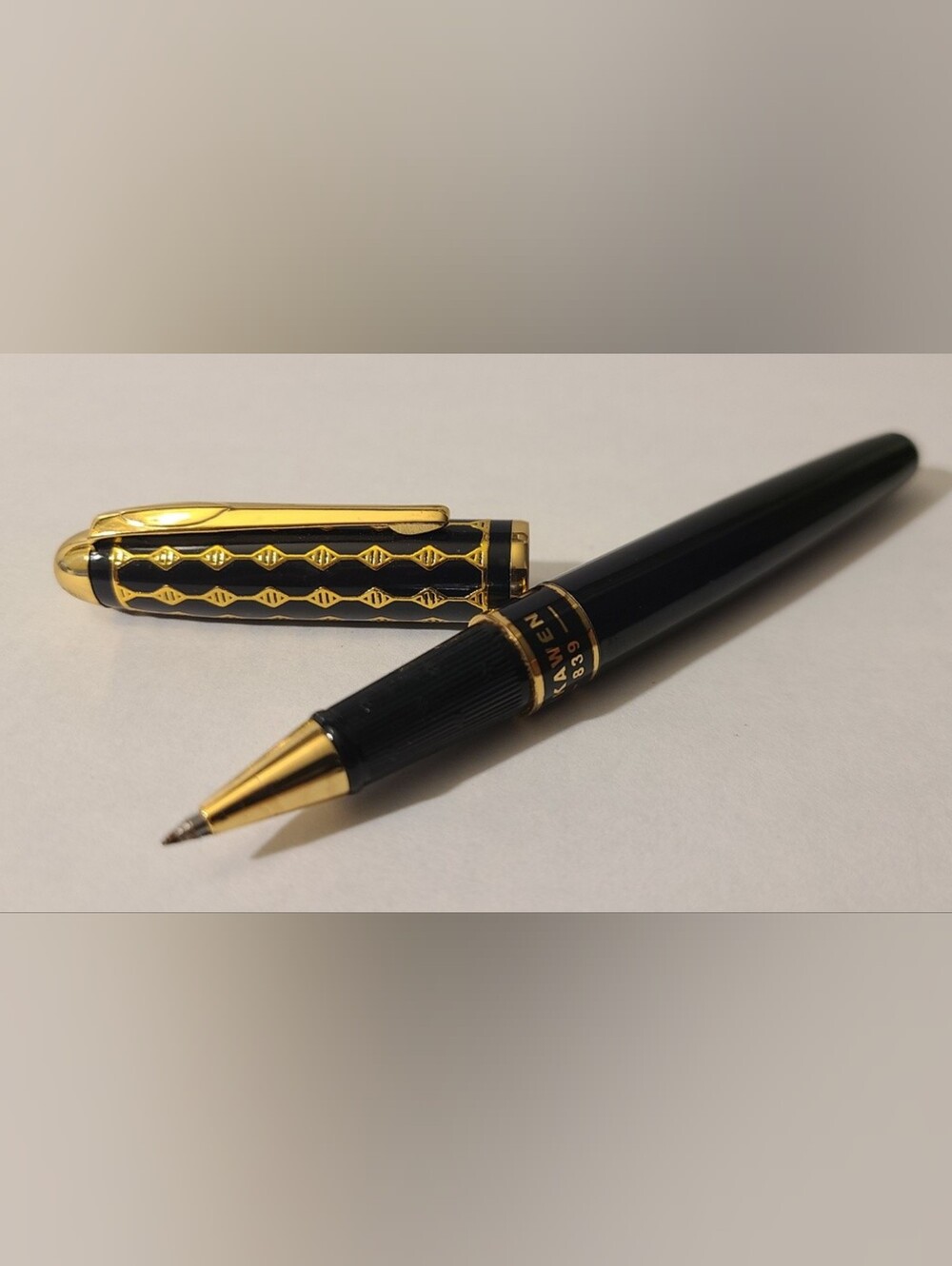 BRAND NEW - Black/Gold Dikawen 839 Roller Ball Rollerball Pen